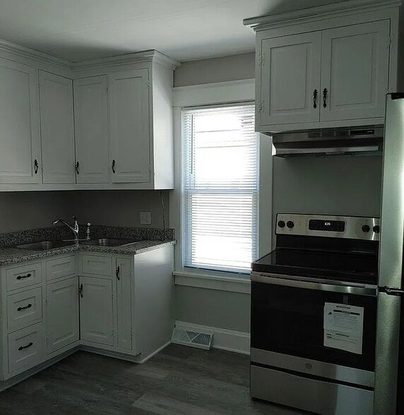 Building Photo - 3202 Caledonia St