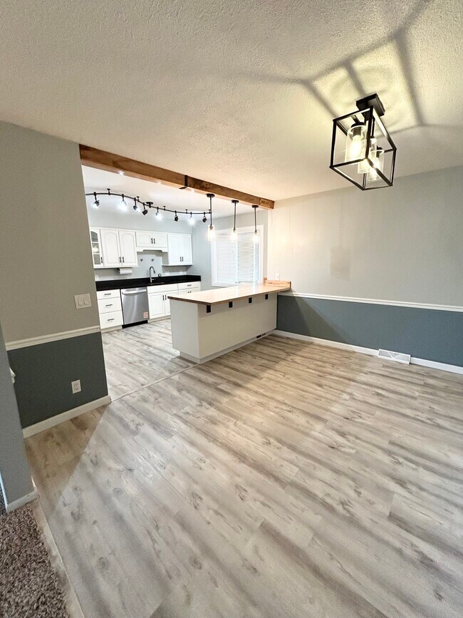 Building Photo - 5109 Coachman Rd