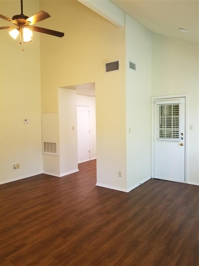 Building Photo - 1201 Danbury Square