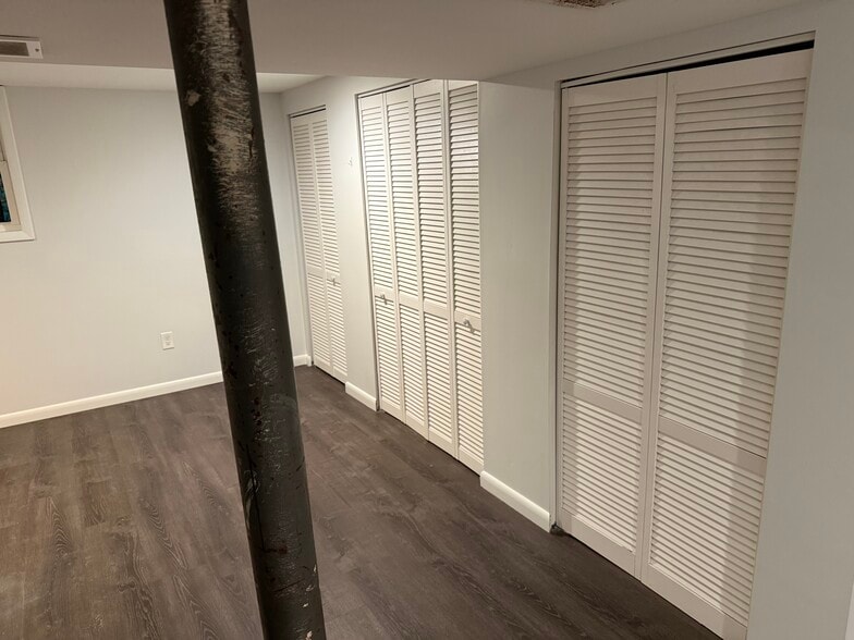 Building Photo - 2018 Wareham Rd