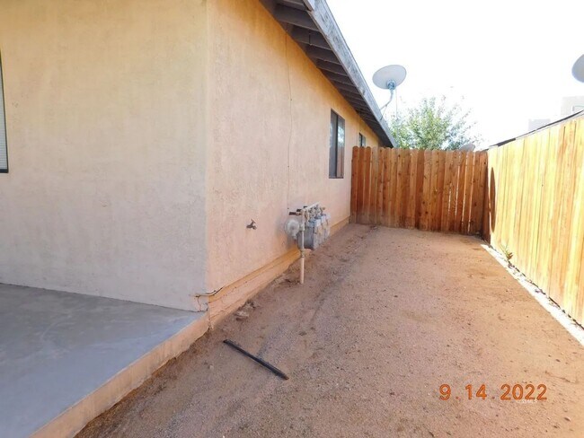 Building Photo - ATK700