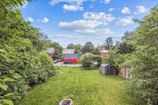 Building Photo - 2612 33rd St SE