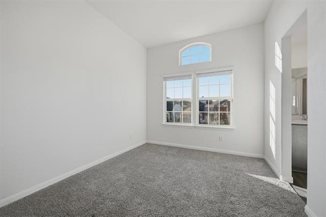 Building Photo - 3947 Oak Crk Cir