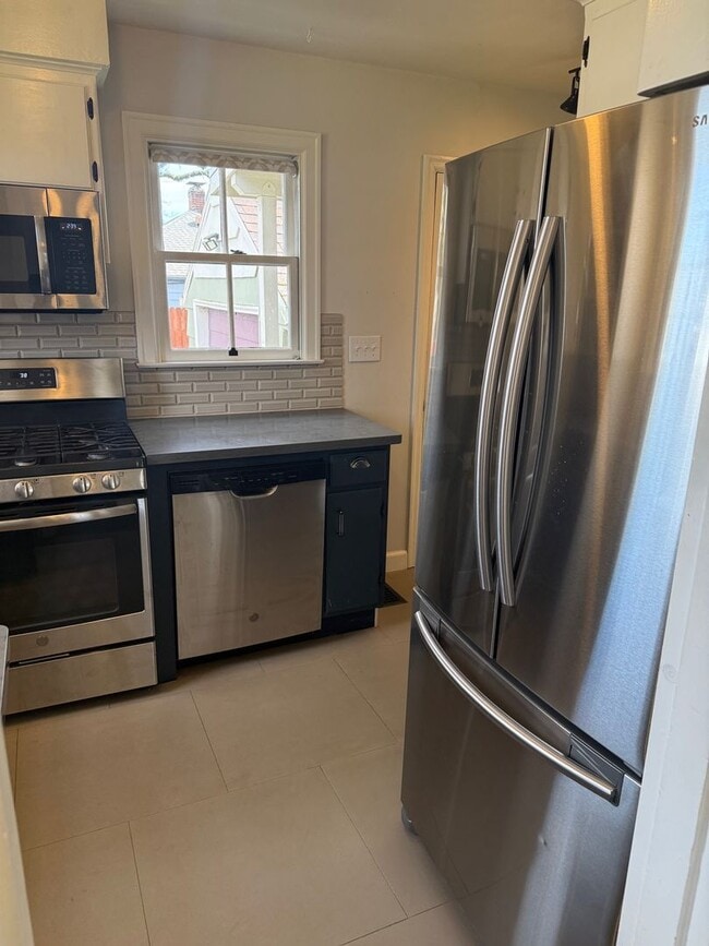 Building Photo - The Cozy Corner