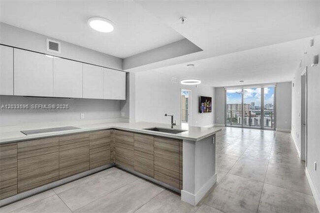 Building Photo - 300 Sunny Isles Blvd