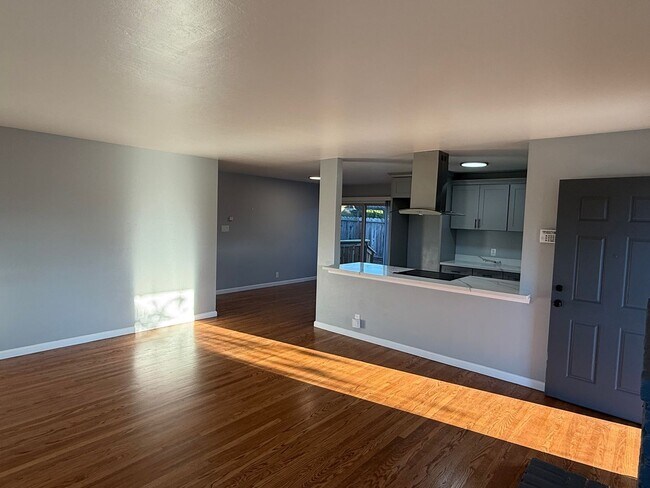 Building Photo - Renovated 3-Bedroom Single Family Home in Pinole Available Now!!!