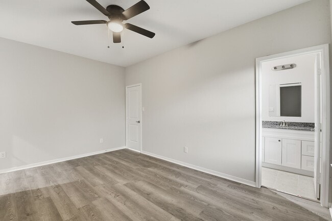 Building Photo - 2521 Maple St