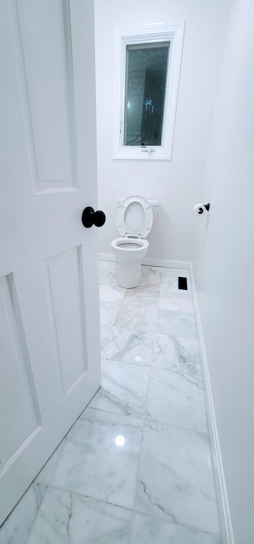 Building Photo - 3-Story Townhouse with Central Heat, AC and 2 Parking Spots Included