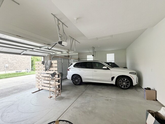 Building Photo - 3137 Broadstone Dr