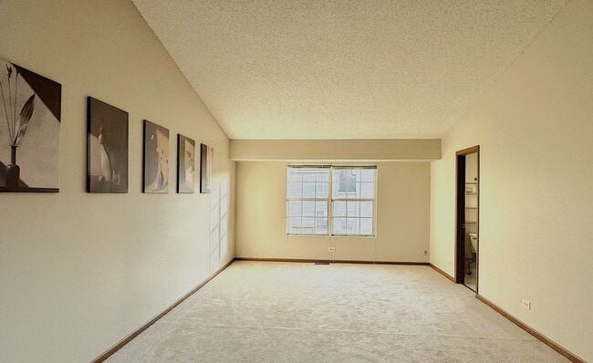 Building Photo - 1604 Estate Cir