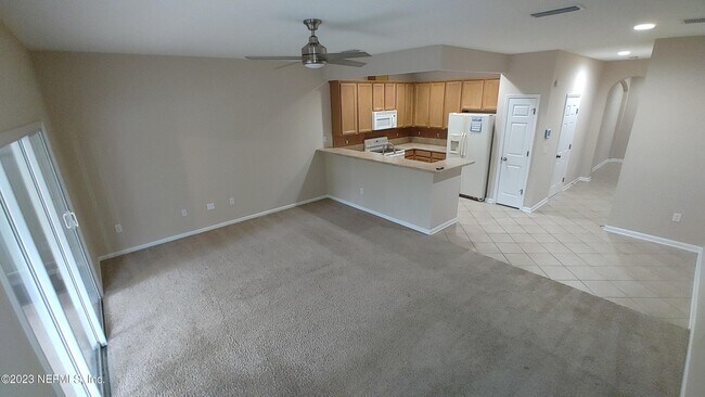 Building Photo - 5956 Pavilion Dr