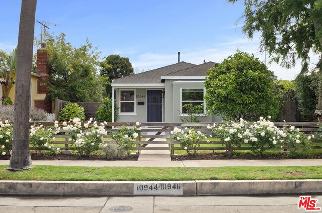 Primary Photo - 10944 Aletta Ave