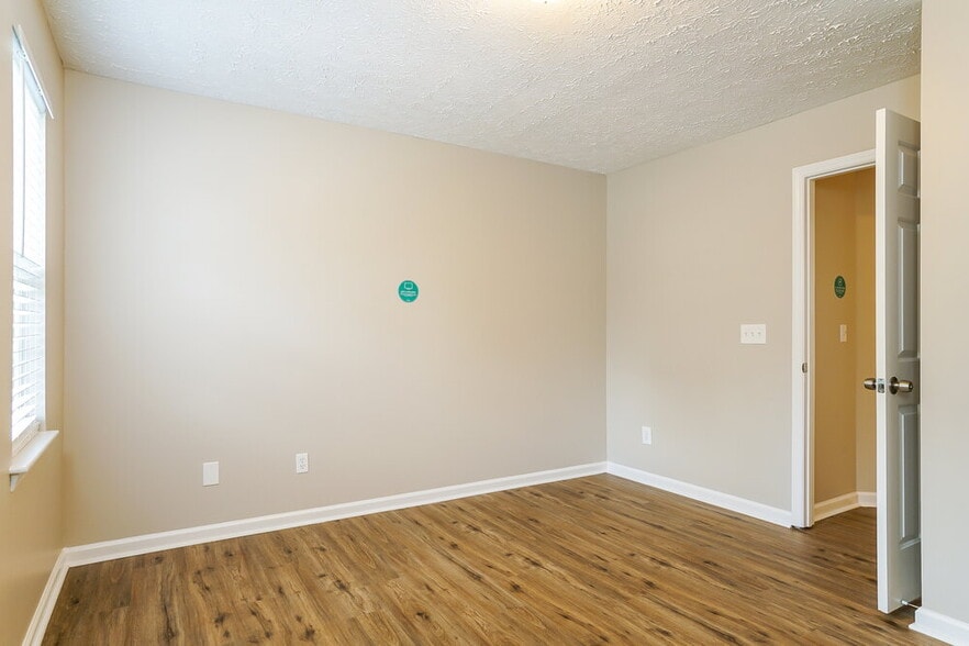 Building Photo - 3033 Slippery Elm Dr