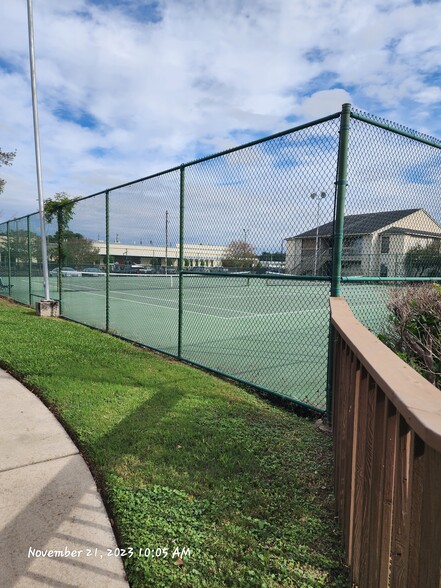 Tennis Courts - 3919 Fairmont Pky