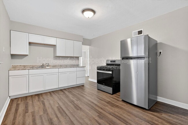 Building Photo - 9868 Lorna Ln