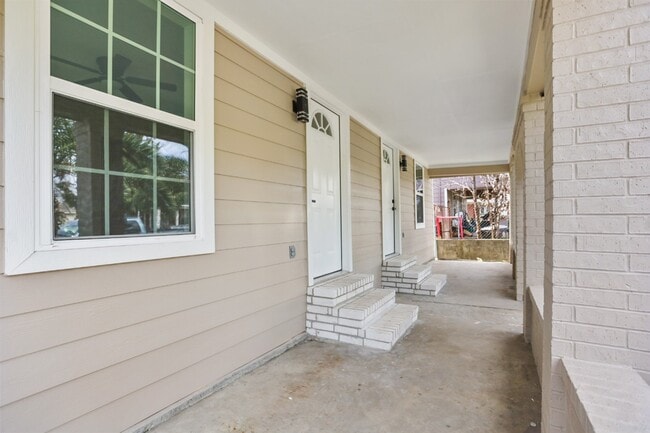 Building Photo - 6618 Avenue N