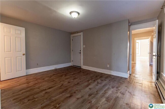 Building Photo - 1015 Hamilton St