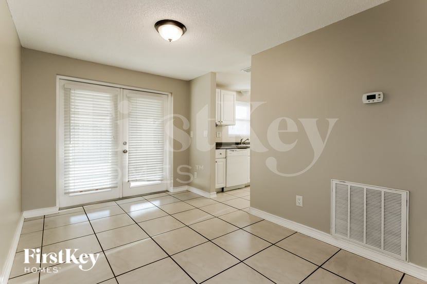 Building Photo - 6803 Fernfield Ct