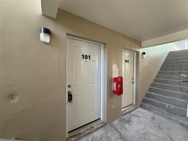 Building Photo - 14120 Palm St