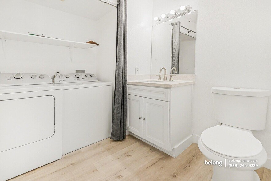 Building Photo - 1447 Manzana Way