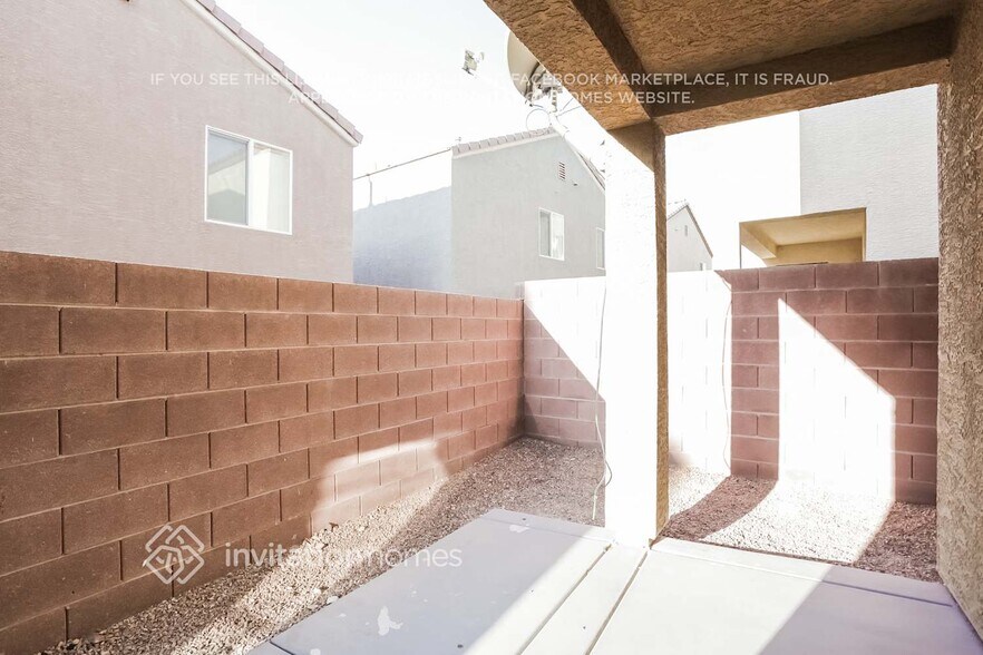 Building Photo - 10631 Gibbous Moon Dr