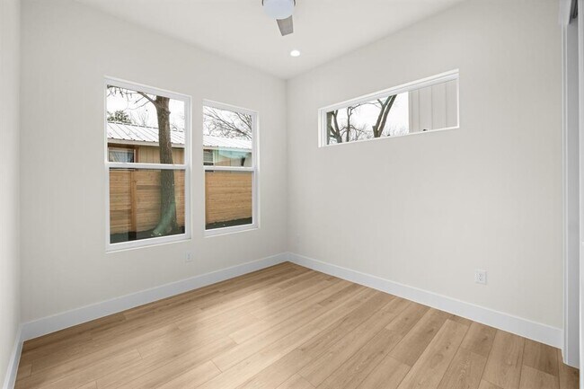Building Photo - 6107 Richardson Ln