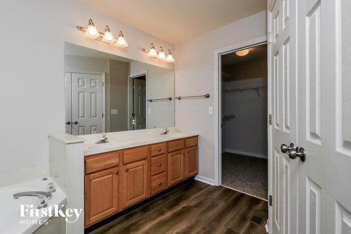 Building Photo - 1406 Highland Park Ct