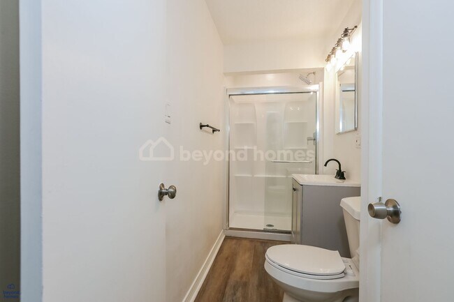 Building Photo - Charming Sherwood 3 BR Home with Fireplace & Big Yard