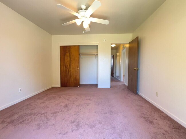 Building Photo - 960 Suiter St
