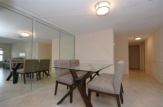 Building Photo - 3850 Galt Ocean Dr