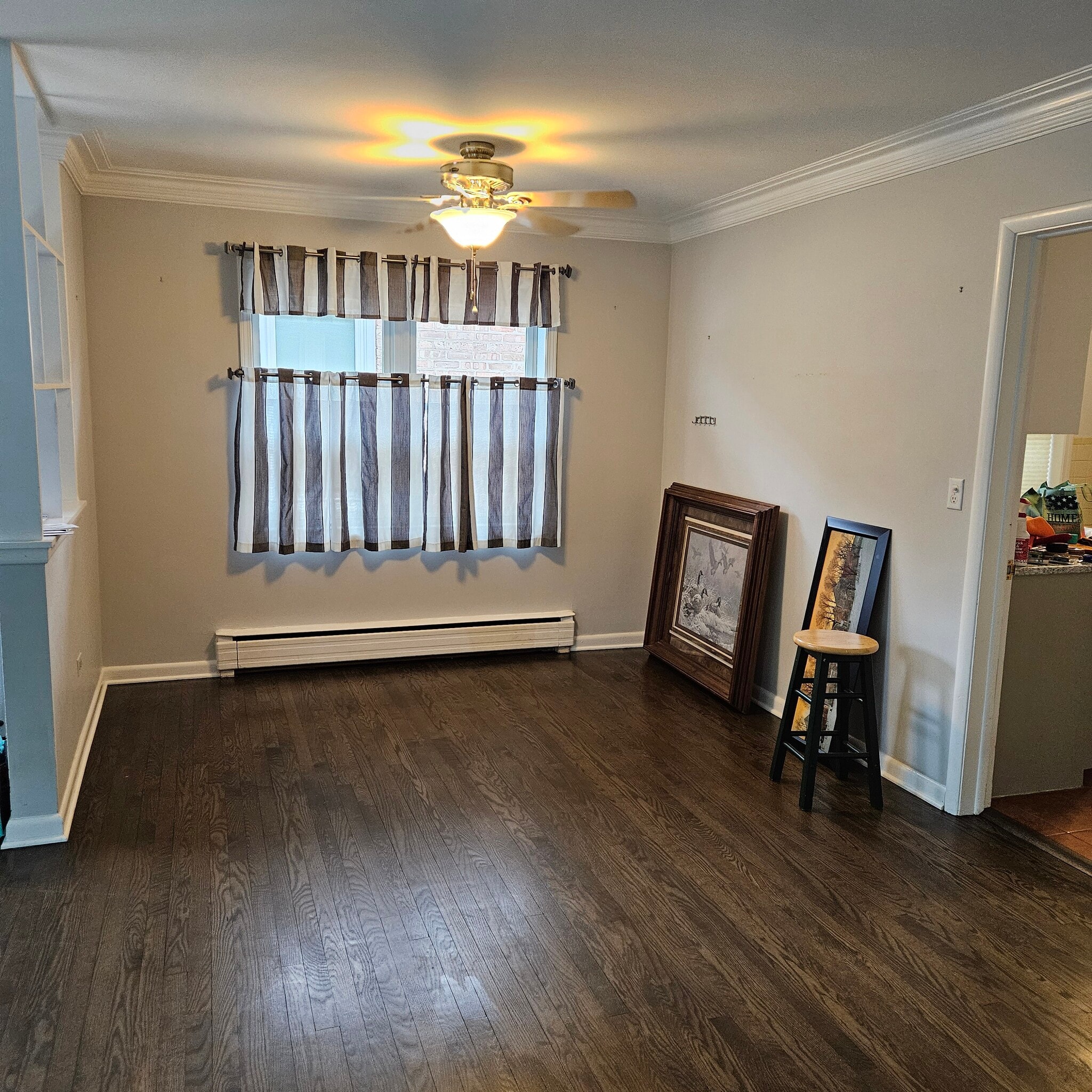 Building Photo - 5852 N Melvina Ave