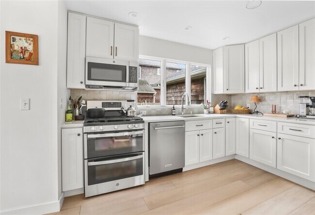 Building Photo - 45 N Howells Point Rd