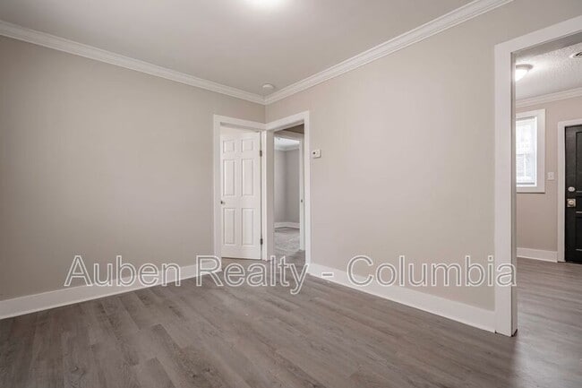 Building Photo - 1216 1/2 Gregg Street
