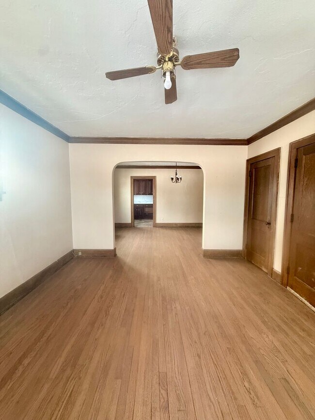 Building Photo - 1609 17th Ave