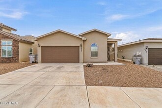 Building Photo - 5933 Ruidoso Downs St