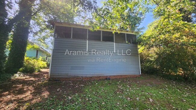 Building Photo - 56 Polar Rock Rd SW