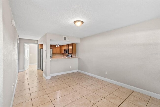 Building Photo - 210 N East St