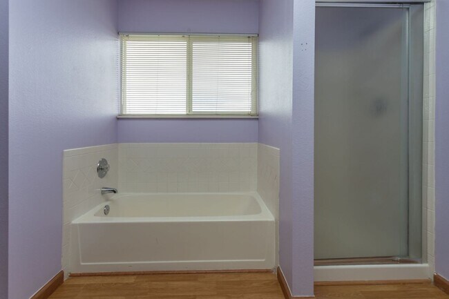 Building Photo - 1130 Pond Side Dr
