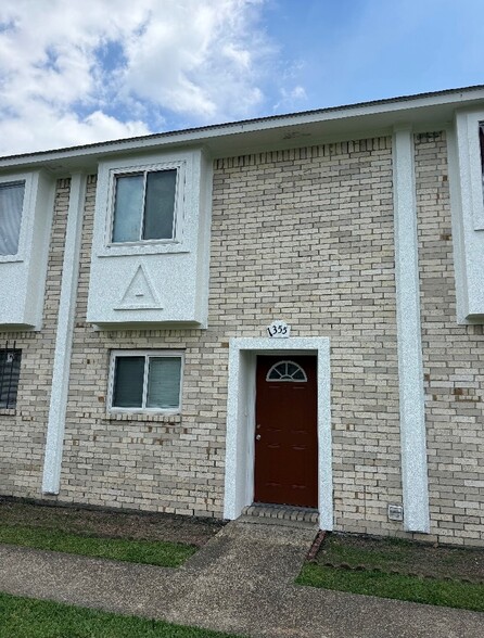 Building Photo - 8911 GSRI Ave