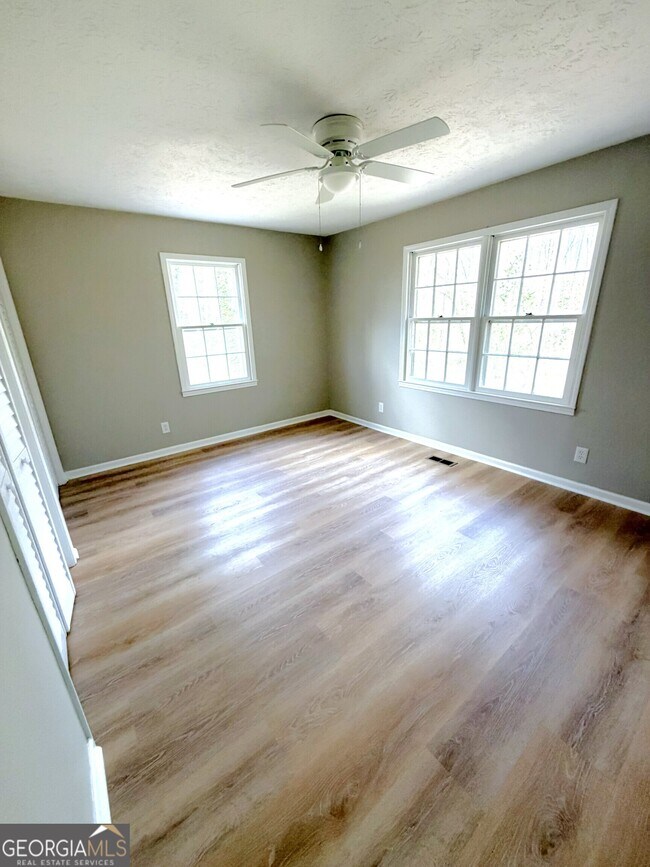 Building Photo - 110 Walker Woods Dr