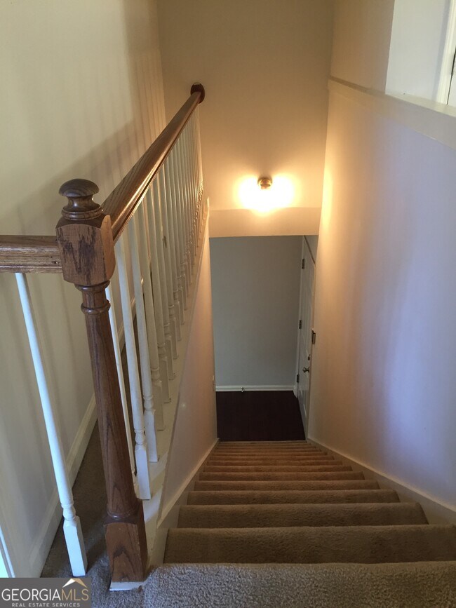 Building Photo - 20 Bridgewater Dr