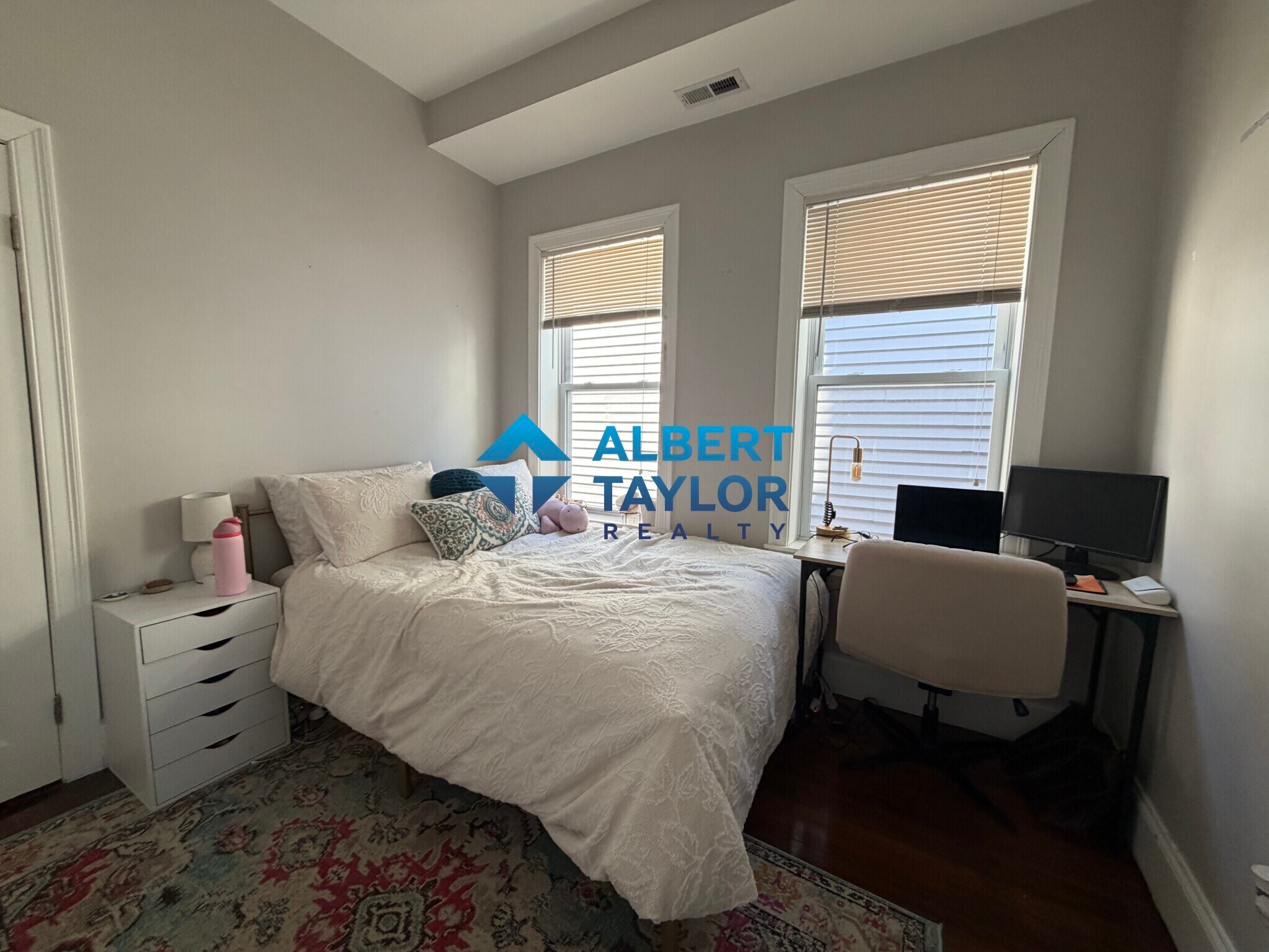 Building Photo - 92 Calumet St