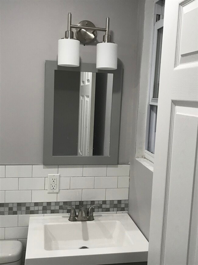 Building Photo - 1401 27th St