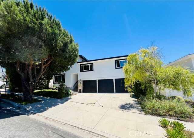 Building Photo - 28040 Lobrook Dr