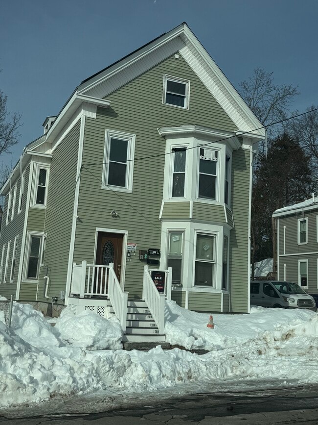 Building Photo - 11 10th Ave