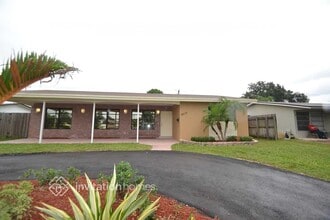 Building Photo - 4015 W Park Rd