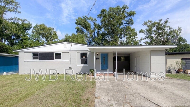 Building Photo - 3702 Colebrooke Dr