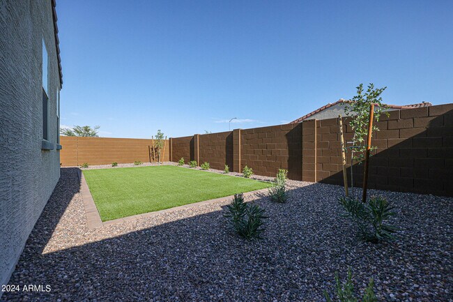 Building Photo - 8907 W Colter St