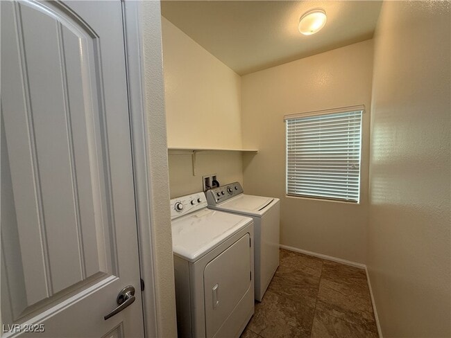 Building Photo - 9341 Forest Meadows Ave