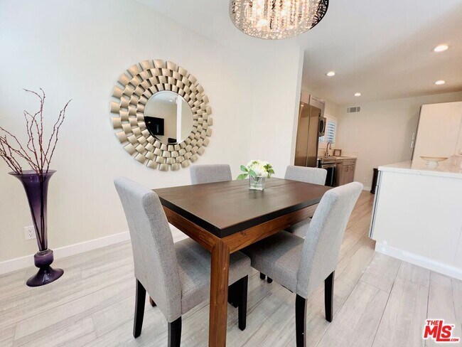 Building Photo - 4642 Park Granada Park